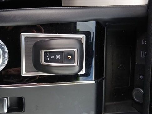 Used 2024 Mitsubishi Outlander SE image 25