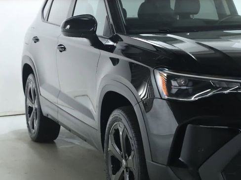 Certified 2025 Volkswagen Taos SE AWD/4WD image 8