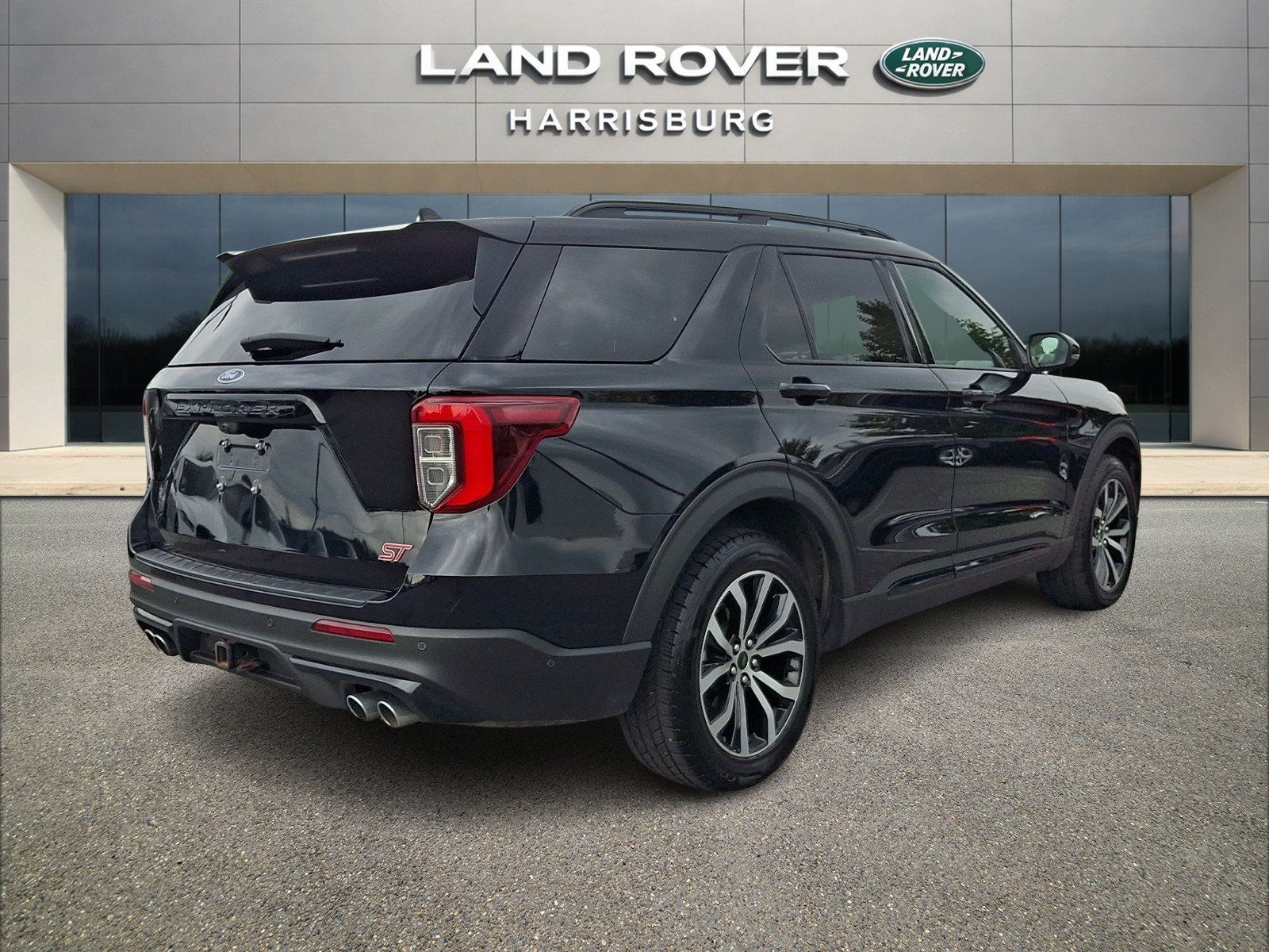 Used 2020 Ford Explorer ST w/ Premium Technology Package AWD/4WD image 4
