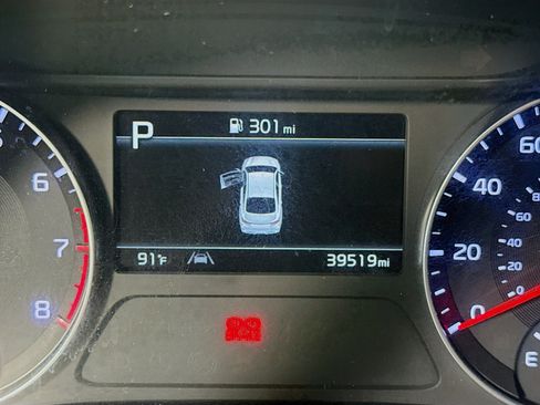 Used 2023 Kia Forte LXS w/ LXS Technology Package FWD image 16