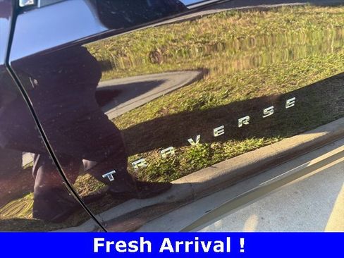 Used 2023 Chevrolet Traverse LT image 11