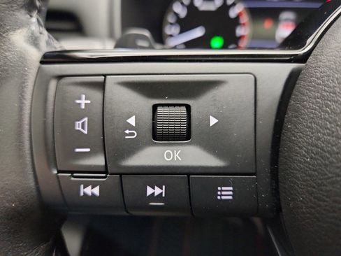 Used 2023 Nissan Rogue SV w/ SV Premium B Package image 12