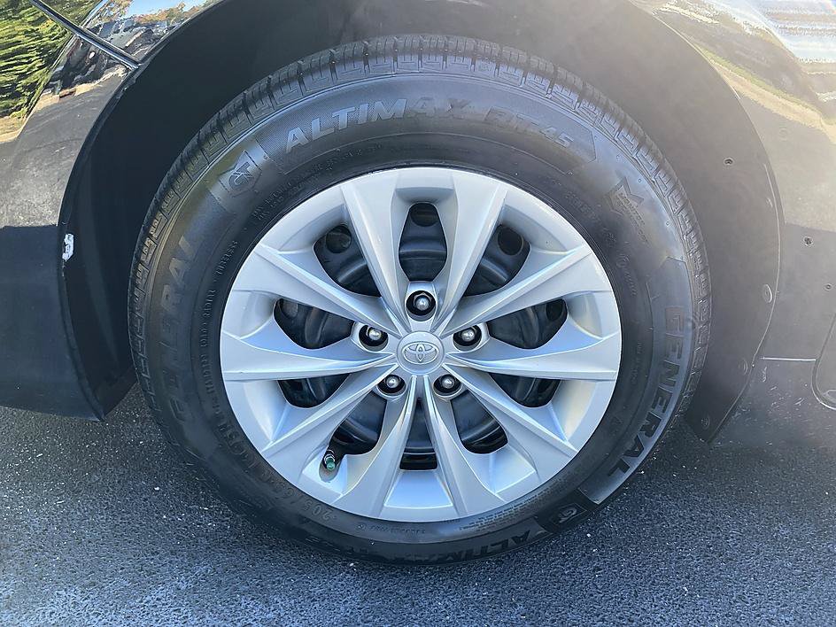 Used 2017 Toyota Camry LE FWD image 26