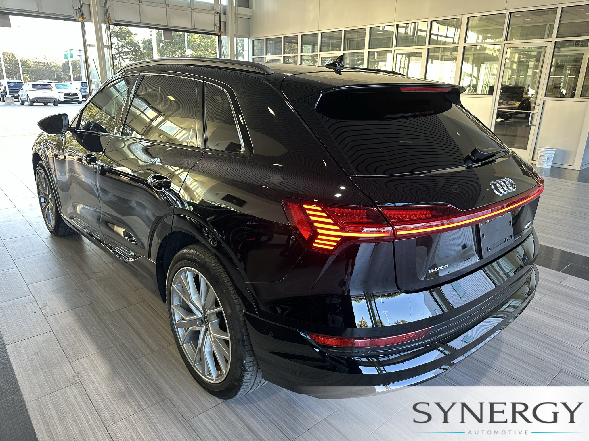 Used 2021 Audi e-tron Prestige w/ Prestige Package AWD/4WD image 10