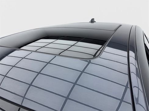 Used 2022 BMW X6 xDrive40i w/ Executive Package image 13