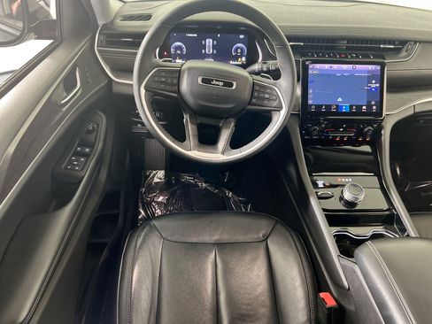 Used 2023 Jeep Grand Cherokee Limited AWD/4WD image 22