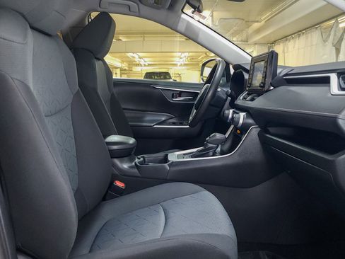 Used 2020 Toyota RAV4 XLE image 45