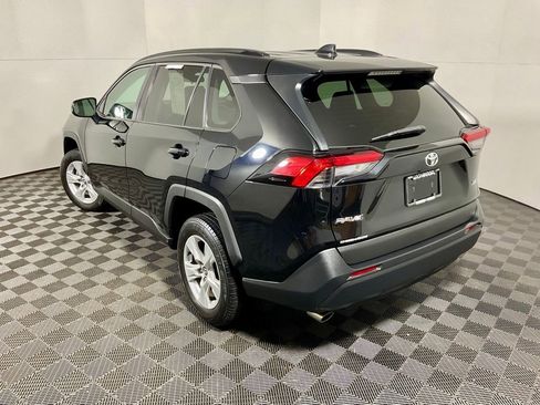 Used 2021 Toyota RAV4 XLE image 10