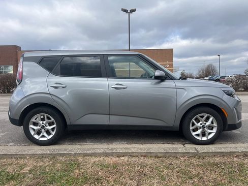 Used 2023 Kia Soul LX w/ Option Group 015 image 3