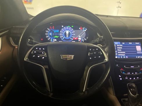 Used 2019 Cadillac XTS Platinum FWD image 18