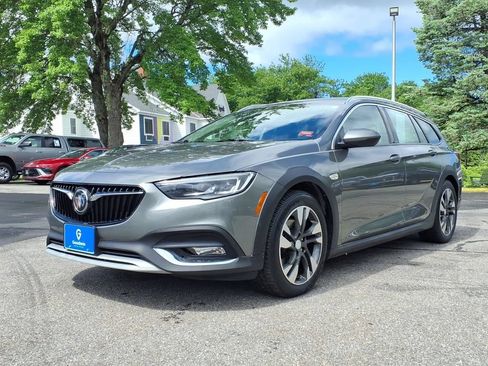 Certified 2019 Buick Regal Essence w/ Driver Confidence Package I AWD/4WD image 1