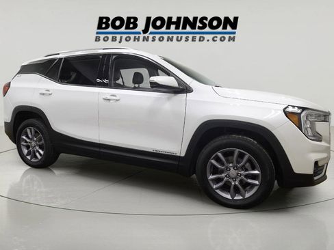 Certified 2022 GMC Terrain SLT w/ LPO, Floor Liner Package AWD/4WD image 1