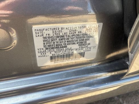 Used 2025 Nissan Versa SV FWD image 26