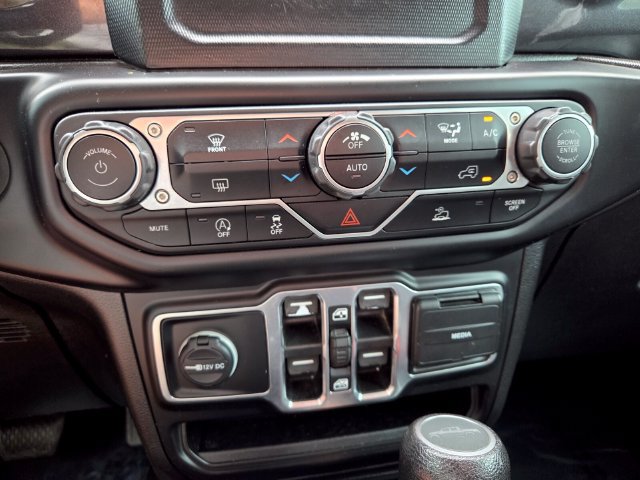 Certified 2020 Jeep Gladiator Mojave AWD/4WD image 26