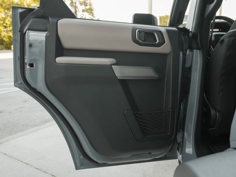 Used 2023 Ford Bronco Wildtrak image 32