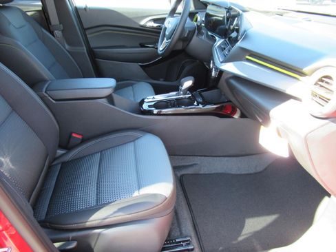 New 2026 Chevrolet Trax LT w/ Driver Confidence Package image 10