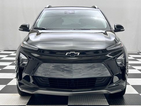 Used 2022 Chevrolet Bolt EUV LT w/ Convenience Package image 3