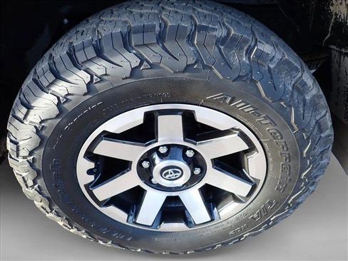 Used 2020 Toyota 4Runner TRD Off-Road Premium image 6