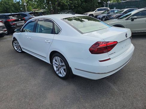 Used 2017 Volkswagen Passat 1.8T SE FWD image 5