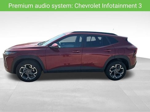 Used 2025 Chevrolet Trax LT w/ Driver Confidence Package FWD image 8