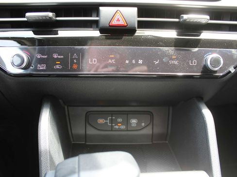 New 2026 Kia Sportage EX image 38