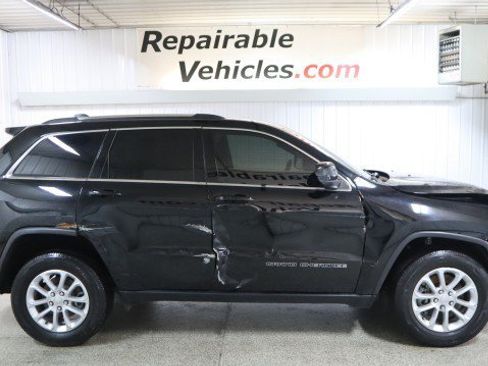Used 2021 Jeep Grand Cherokee Laredo AWD/4WD image 4