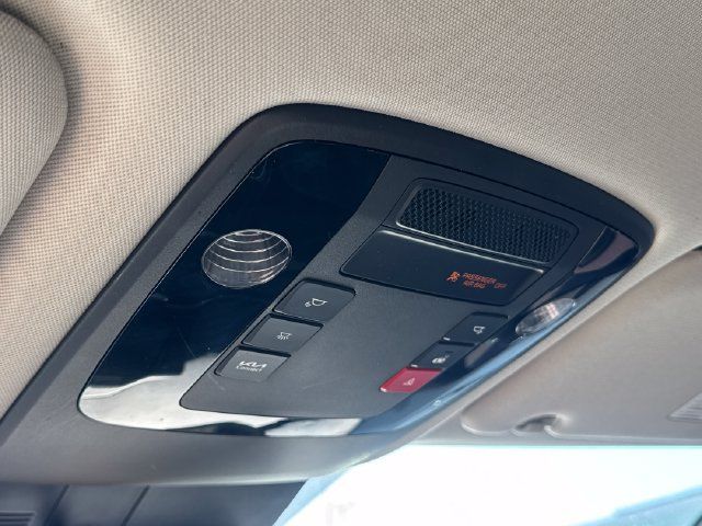 Used 2024 Kia Carnival EX FWD image 34