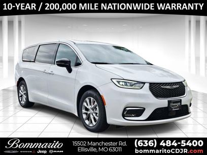 New 2026 Chrysler Pacifica Limited