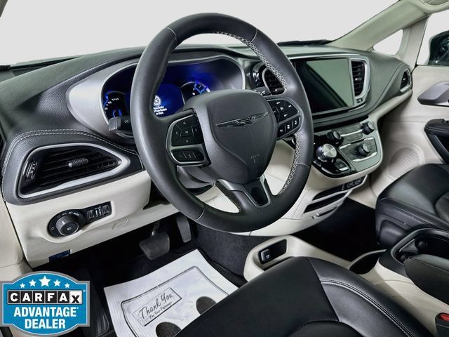 Used 2024 Chrysler Pacifica Limited FWD image 9