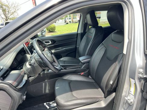 Used 2022 Jeep Compass Trailhawk w/ Trailhawk Convenience Group AWD/4WD image 13