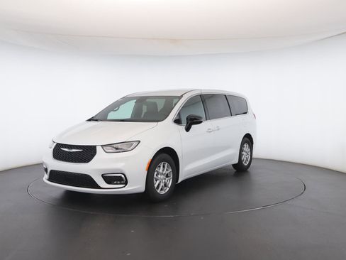 New 2026 Chrysler Pacifica Select image 36