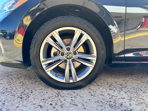 Used 2023 Volkswagen Jetta SE w/ Panoramic Sunroof Package image 16