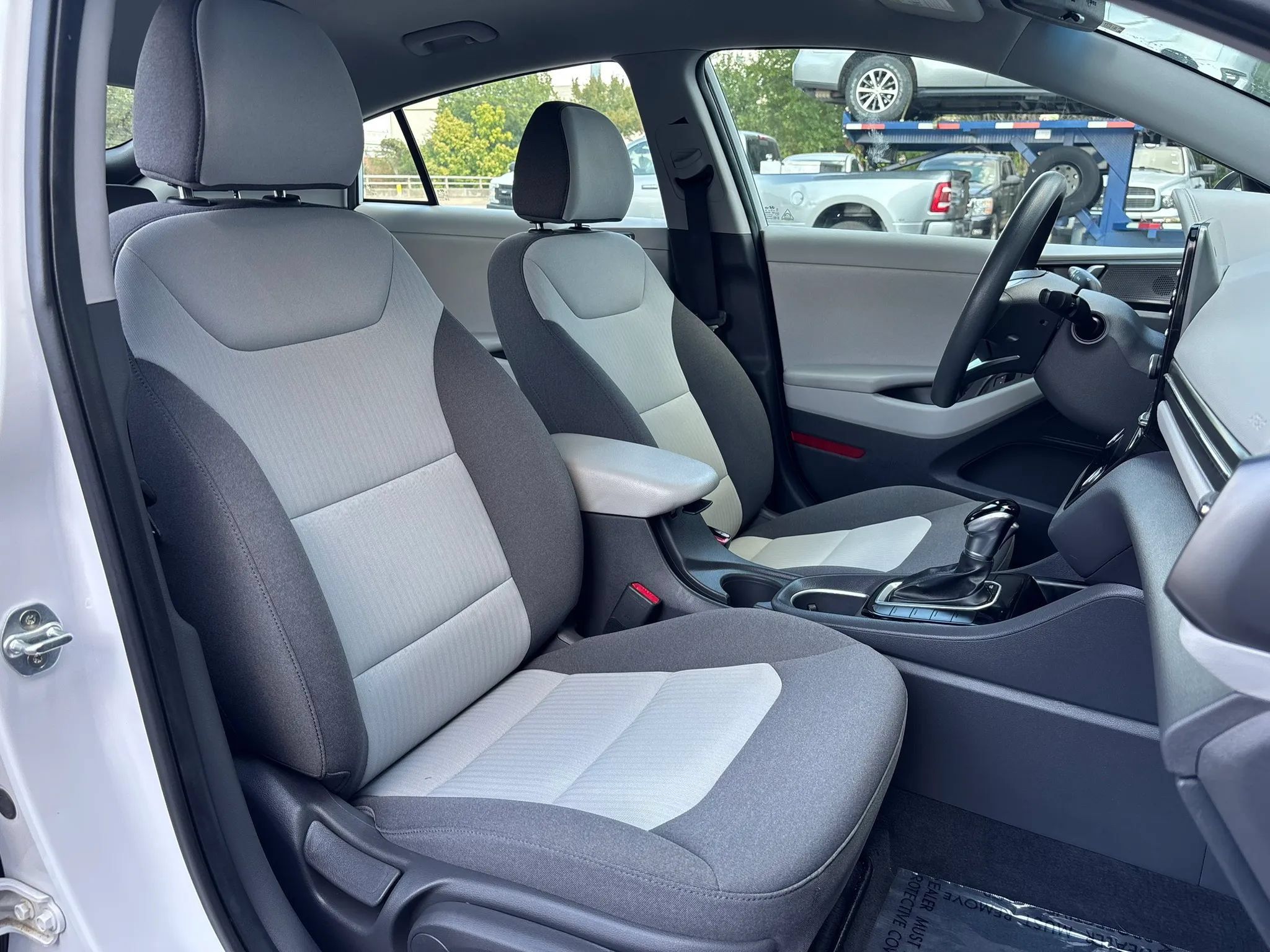 Used 2020 Hyundai Ioniq Blue FWD image 17