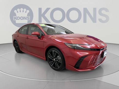 Used 2025 Toyota Camry XSE AWD/4WD image 2