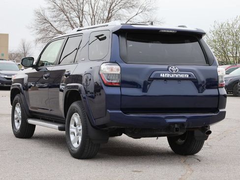 Used 2015 Toyota 4Runner SR5 w/ Convenience Package image 11