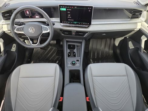 New 2026 Volkswagen Tiguan SE image 19