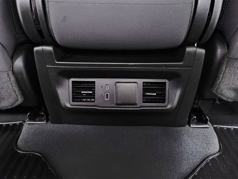 Used 2023 Chevrolet Silverado 1500 LT image 30