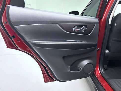 Used 2019 Nissan Rogue SV AWD/4WD image 20