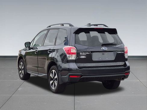 Used 2018 Subaru Forester 2.5i Premium w/ All-Weather Package AWD/4WD image 4