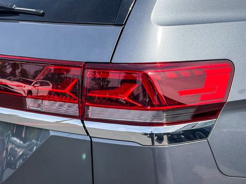 Used 2024 Volkswagen Atlas SE image 8