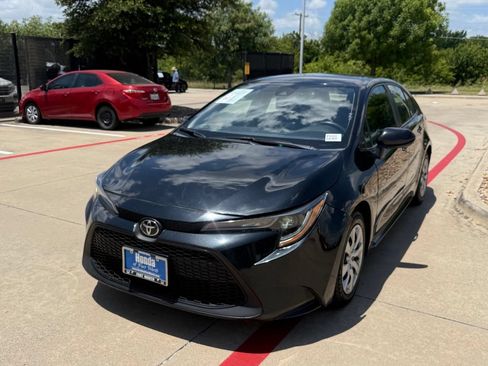 Used 2022 Toyota Corolla LE FWD image 1