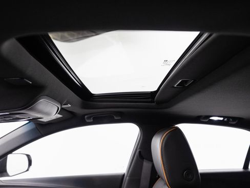 Used 2022 Cadillac CT4 V w/ LPO, ONYX Package image 5