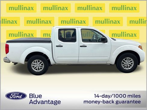 Used 2017 Nissan Frontier SV RWD image 2