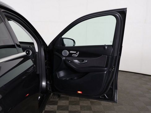 Used 2021 Mercedes-Benz GLC 300 4MATIC w/ Multimedia Package image 23