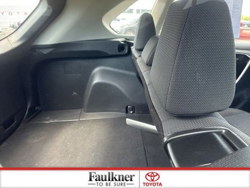 Used 2025 Toyota RAV4 XLE AWD/4WD image 27