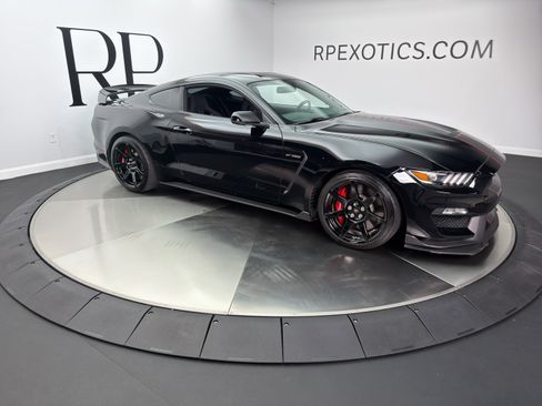 Used 2019 Ford Mustang Shelby GT350R w/ GT350R Equipment Group 920A RWD image 8
