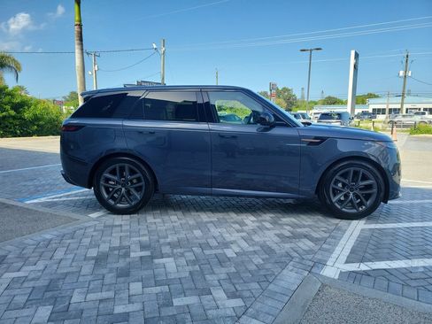 New 2026 Land Rover Range Rover Sport Dynamic SE AWD/4WD image 5