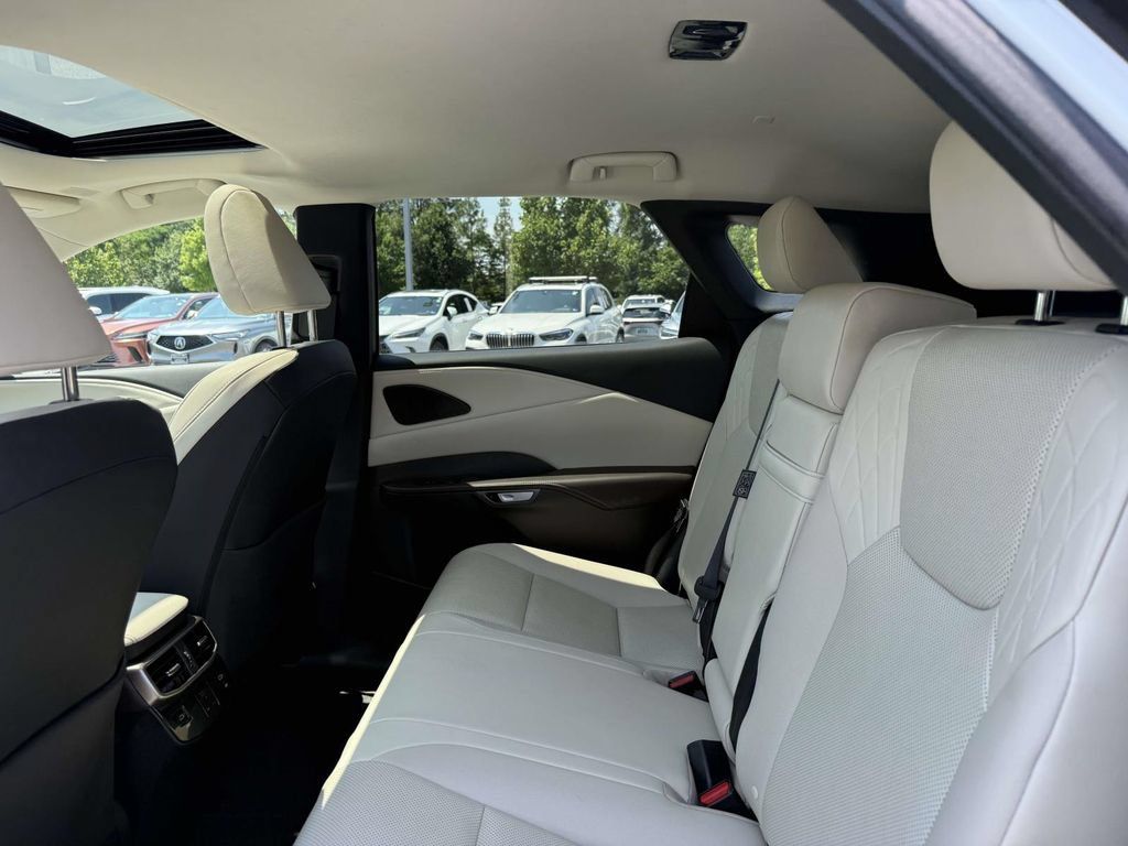 Used 2024 Lexus RX 350 Premium w/ Accessory Package (Z1) AWD/4WD image 18