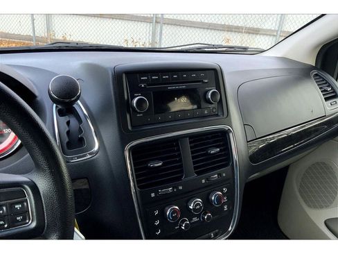 Used 2016 Dodge Grand Caravan SE w/ Quick Order Package 29E SE image 7