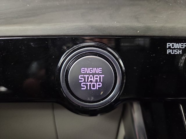 Certified 2024 Kia Carnival EX FWD image 24